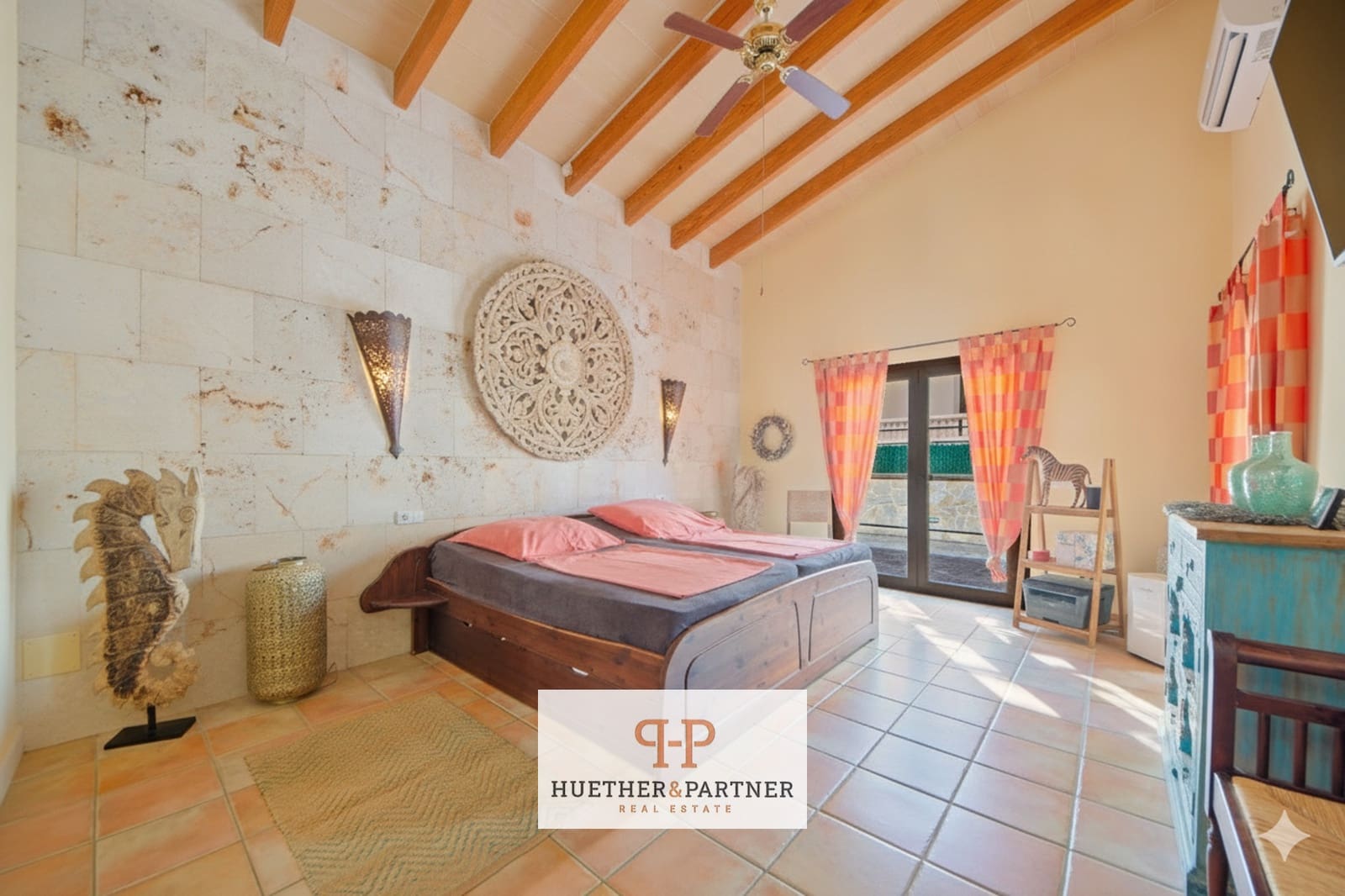 2 bedroom Villa for sale in Cala Murada - € 1,285,000 (Ref: 9467902)