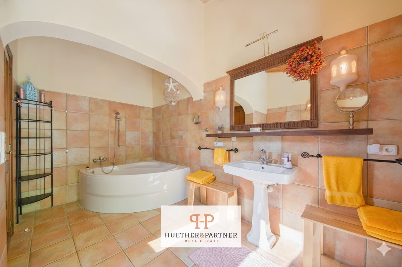 2 bedroom Villa for sale in Cala Murada - € 1,285,000 (Ref: 9467902)