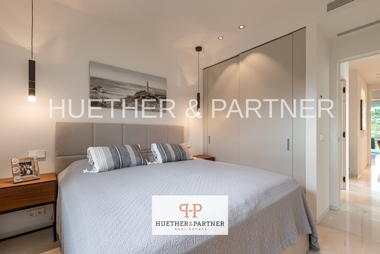 3 bedroom Flat for sale in Peguera / Paguera - € 2,750,000 (Ref: 9508037)