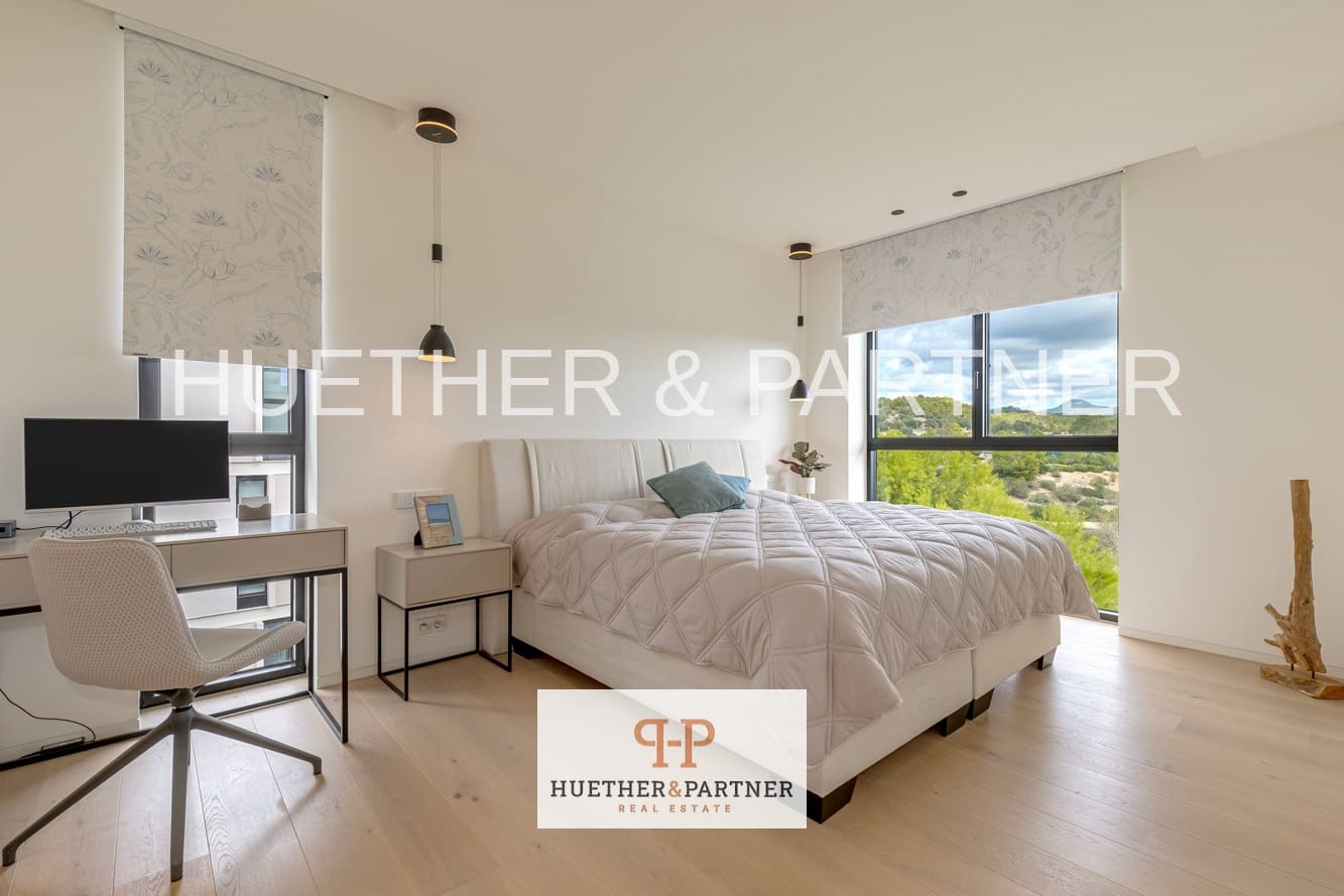 3 bedroom Flat for sale in Peguera / Paguera - € 2,750,000 (Ref: 9508037)