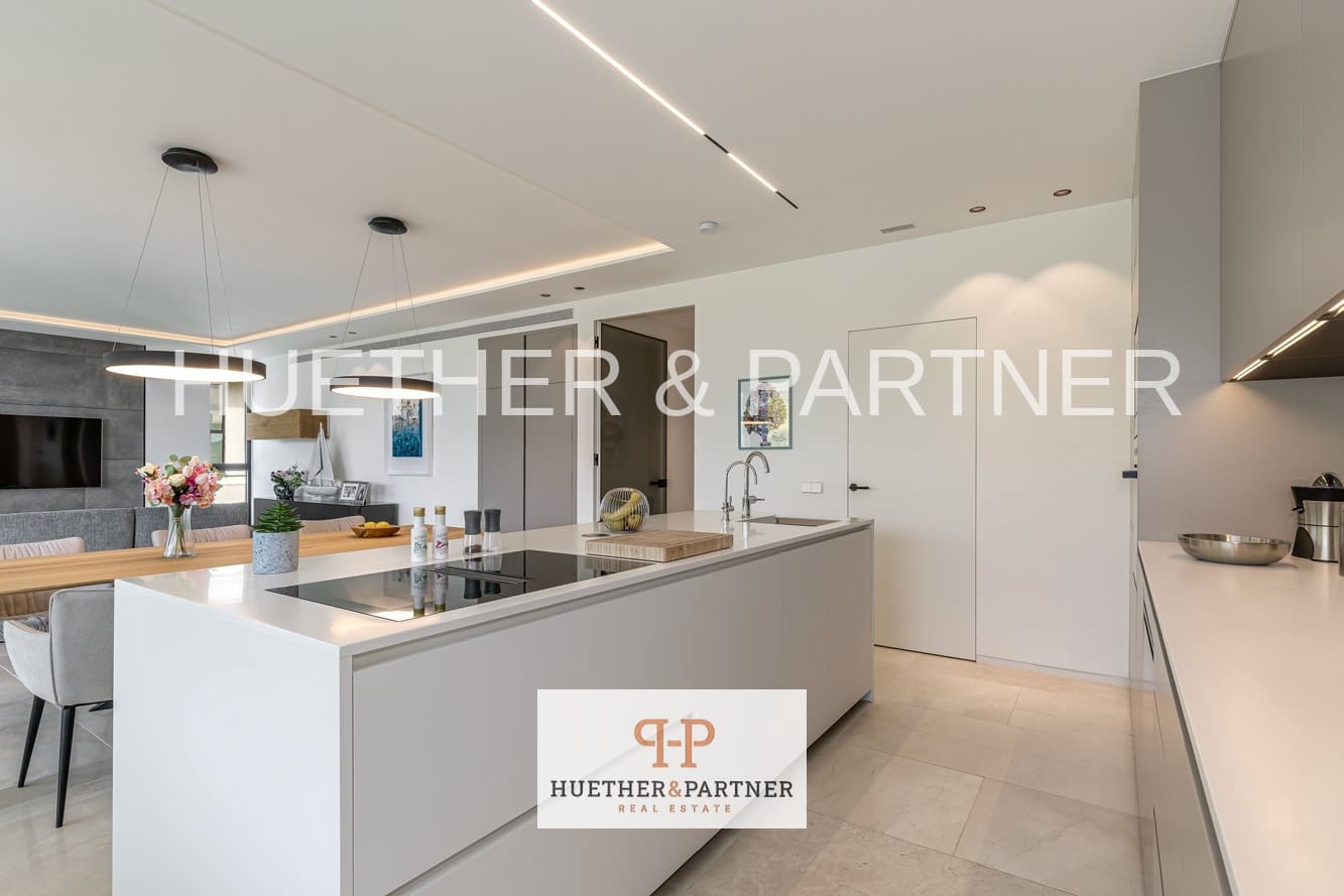 3 bedroom Flat for sale in Peguera / Paguera - € 2,750,000 (Ref: 9508037)