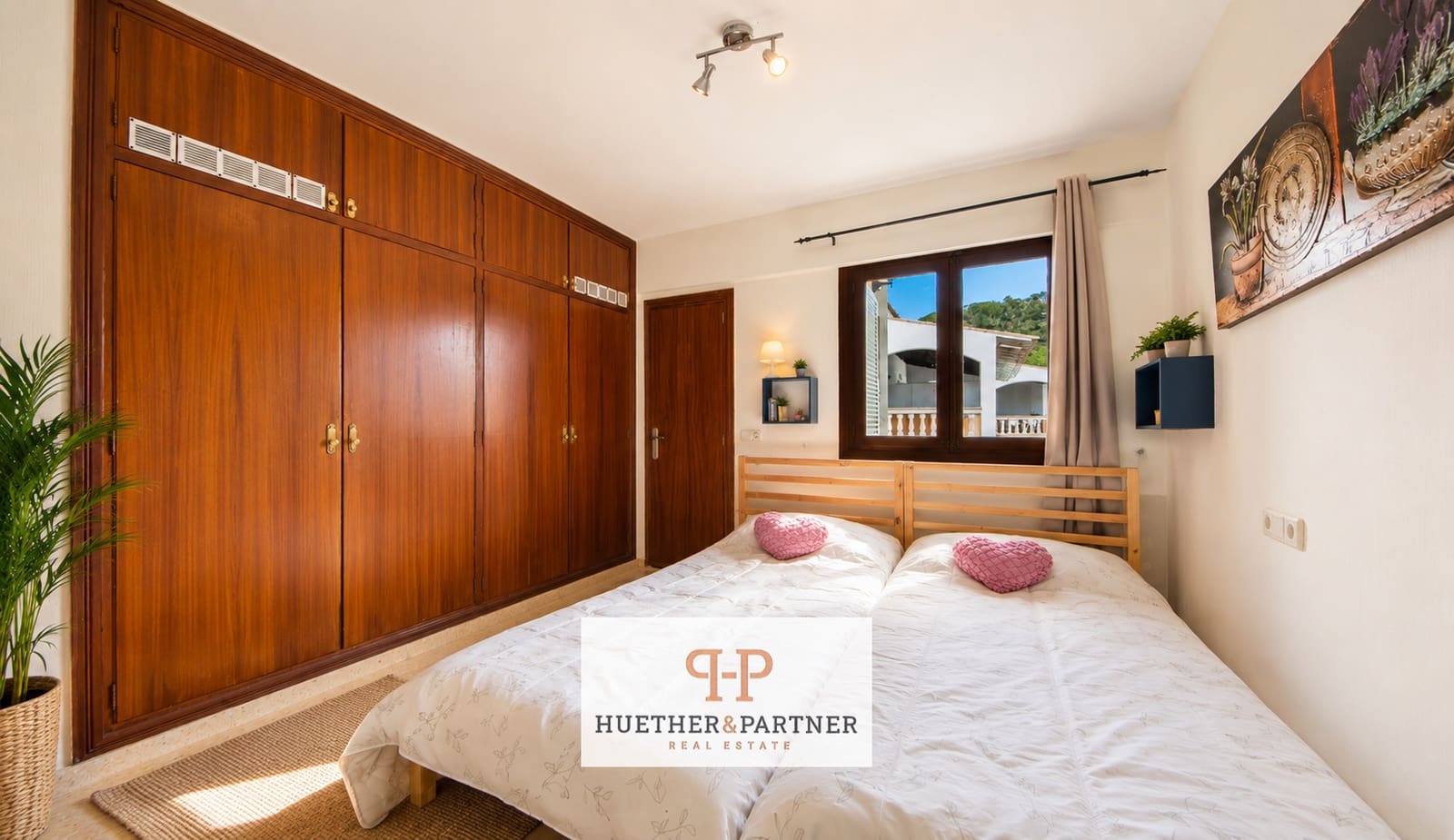 2 bedroom Flat for sale in Canyamel - € 302,000 (Ref: 9918781)