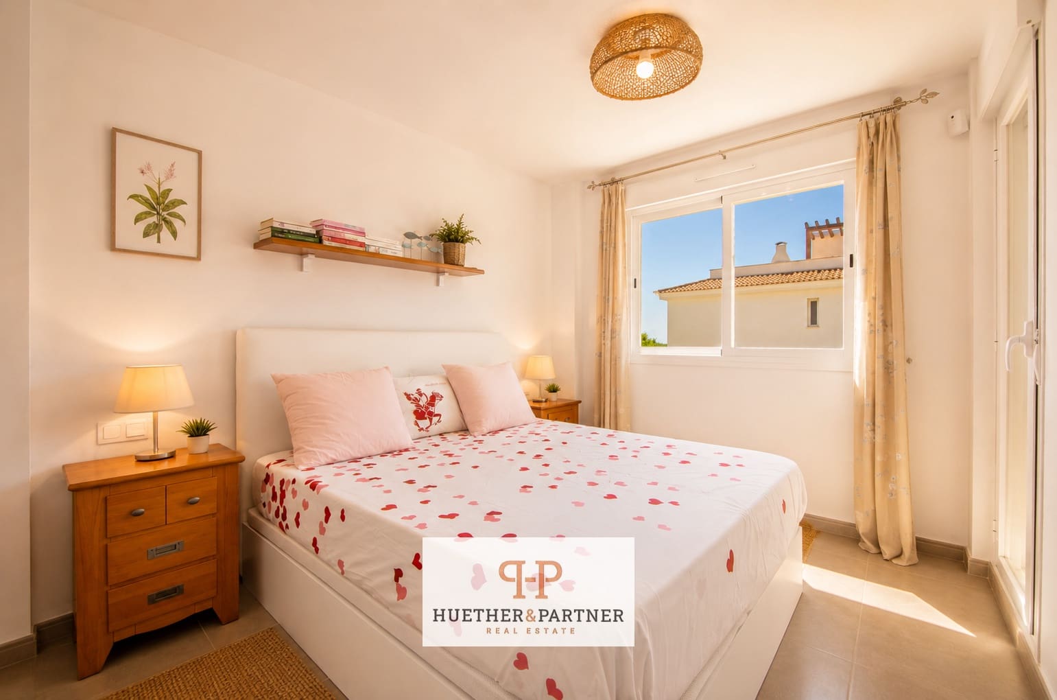 2 bedroom Flat for sale in Calas de Mallorca - € 355,000 (Ref: 9927898)