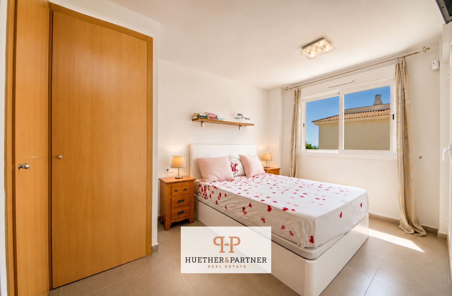 2 bedroom Flat for sale in Calas de Mallorca - € 355,000 (Ref: 9927898)