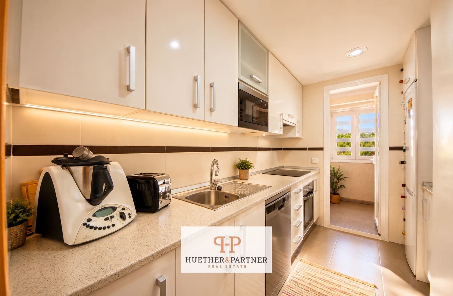 2 bedroom Flat for sale in Calas de Mallorca - € 355,000 (Ref: 9927898)