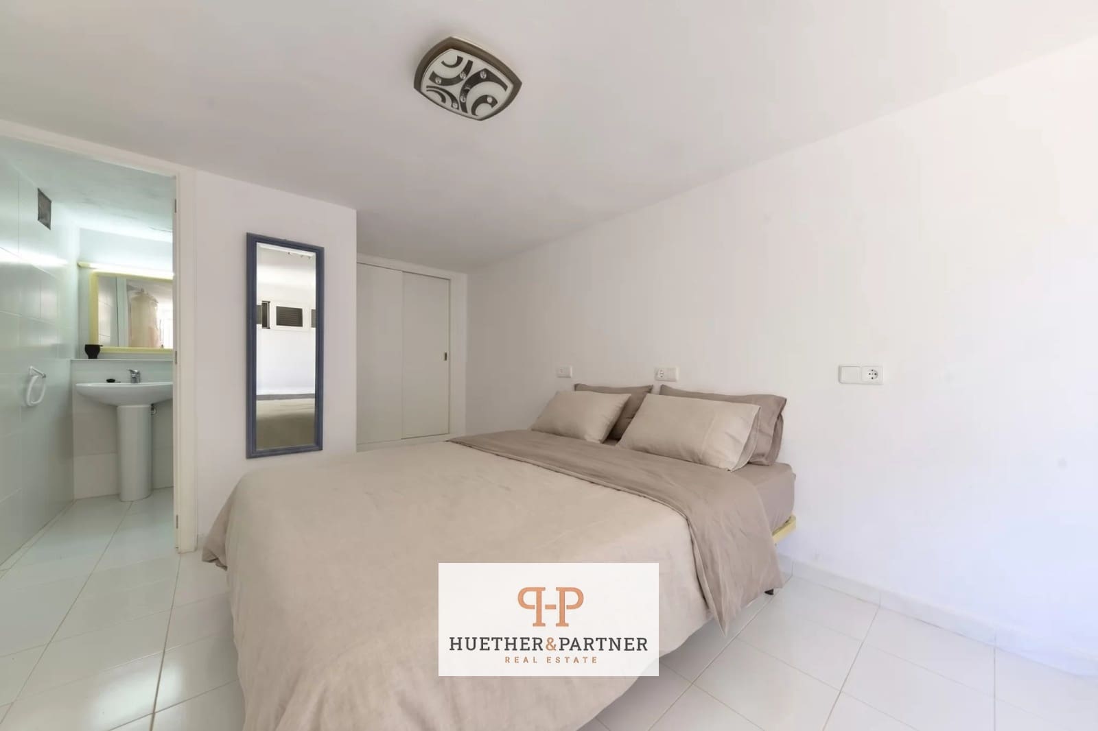 Piso de 3 habitaciones en Cala Mandia en venta - 650.000 € (Ref: 9999405)