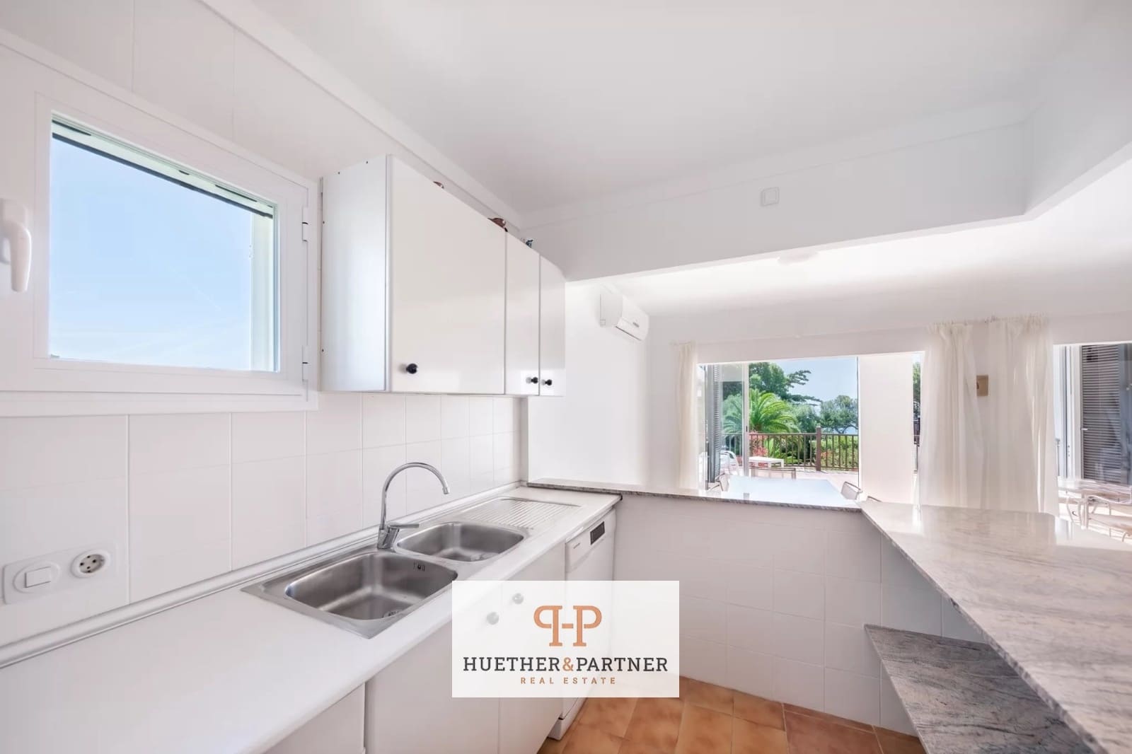 Piso de 3 habitaciones en Cala Mandia en venta - 650.000 € (Ref: 9999405)