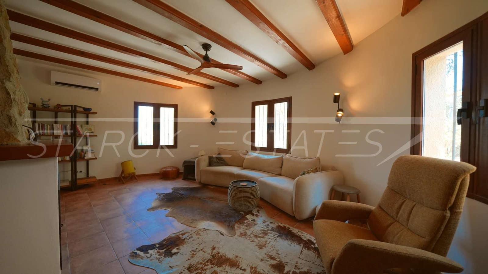 4 Zimmer Finca/Landgut zu verkaufen in Orba mit Pool - 595.000 € (Ref: 10004379)