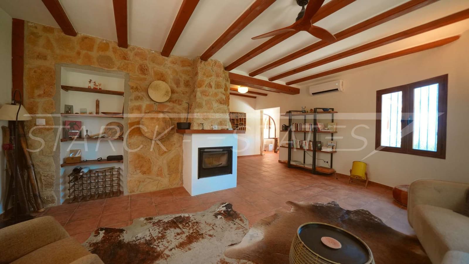 4 Zimmer Finca/Landgut zu verkaufen in Orba mit Pool - 595.000 € (Ref: 10004379)