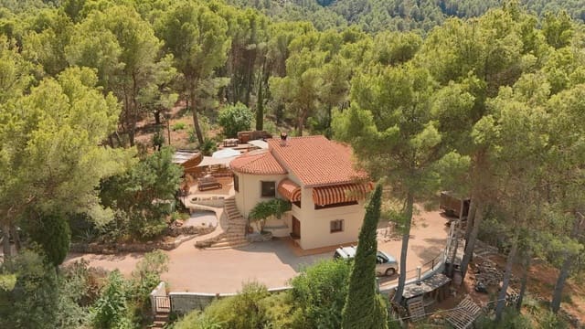 4 soverom Finca/Herregård til salgs i Orba med svømmebasseng - € 595 000 (Ref: 10004379)