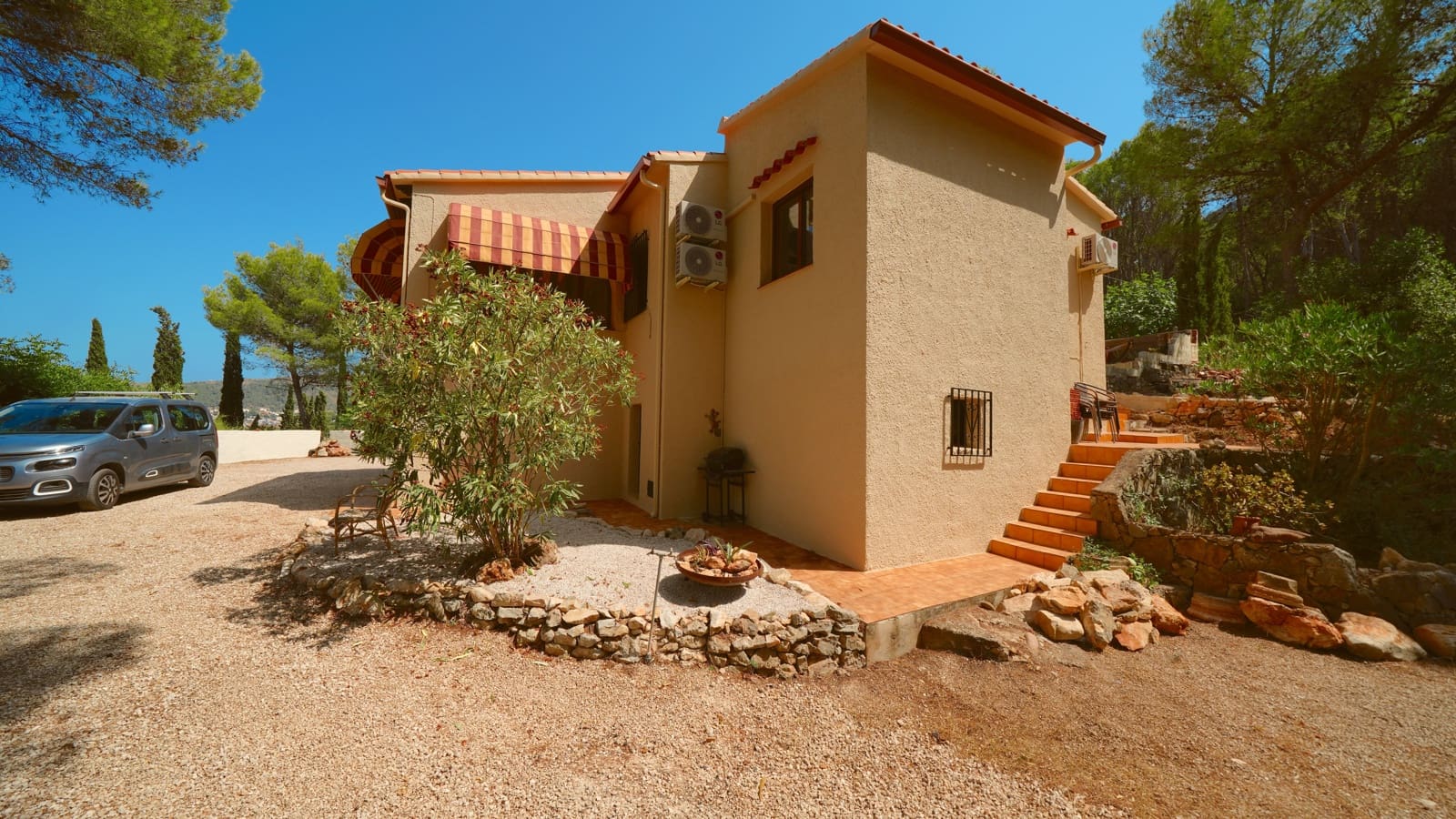 4 bedroom Finca/Country House for sale in Orba with pool garage - € 595,000 (Ref: 10004379)