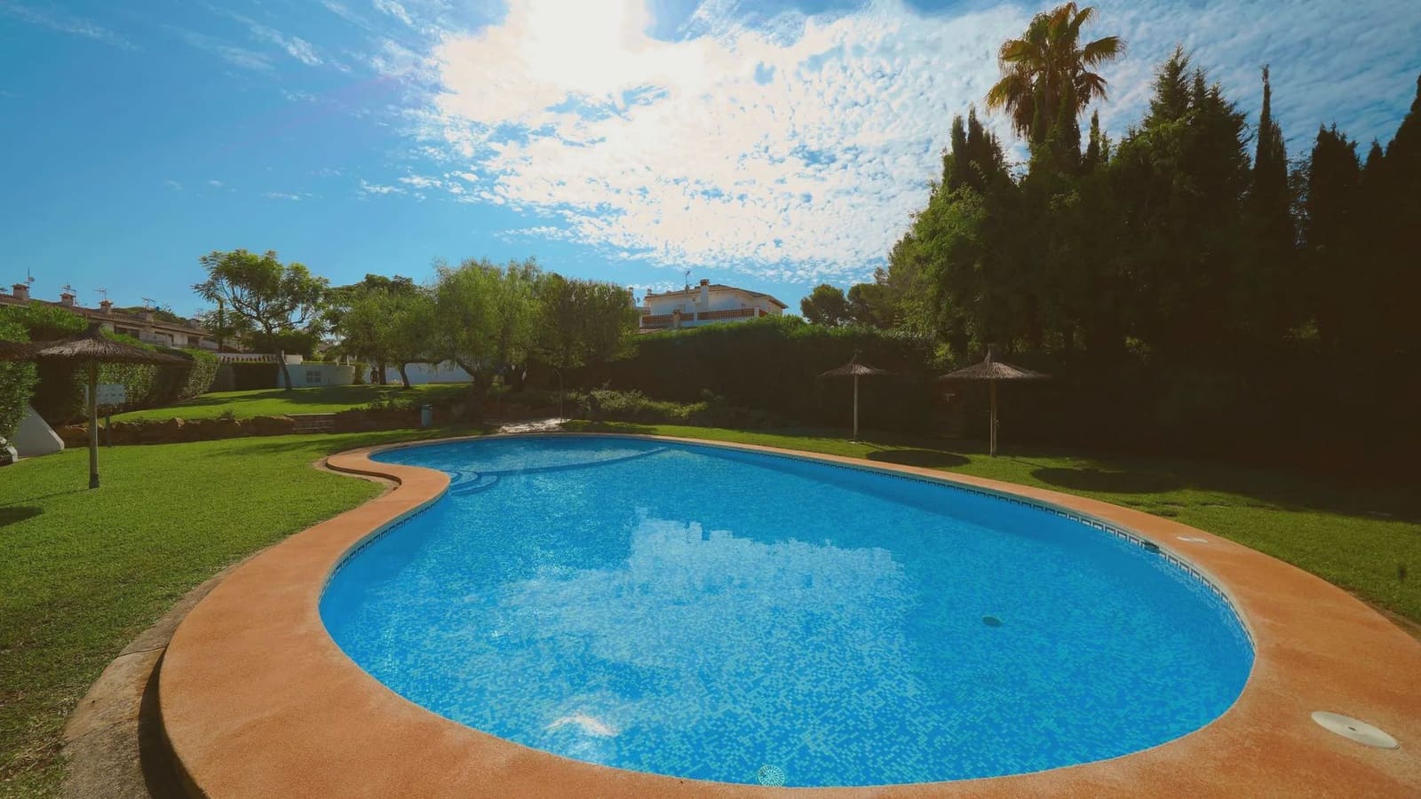 3 slaapkamer Huis te koop in Denia met zwembad - € 250.000 (Ref: 10021405)