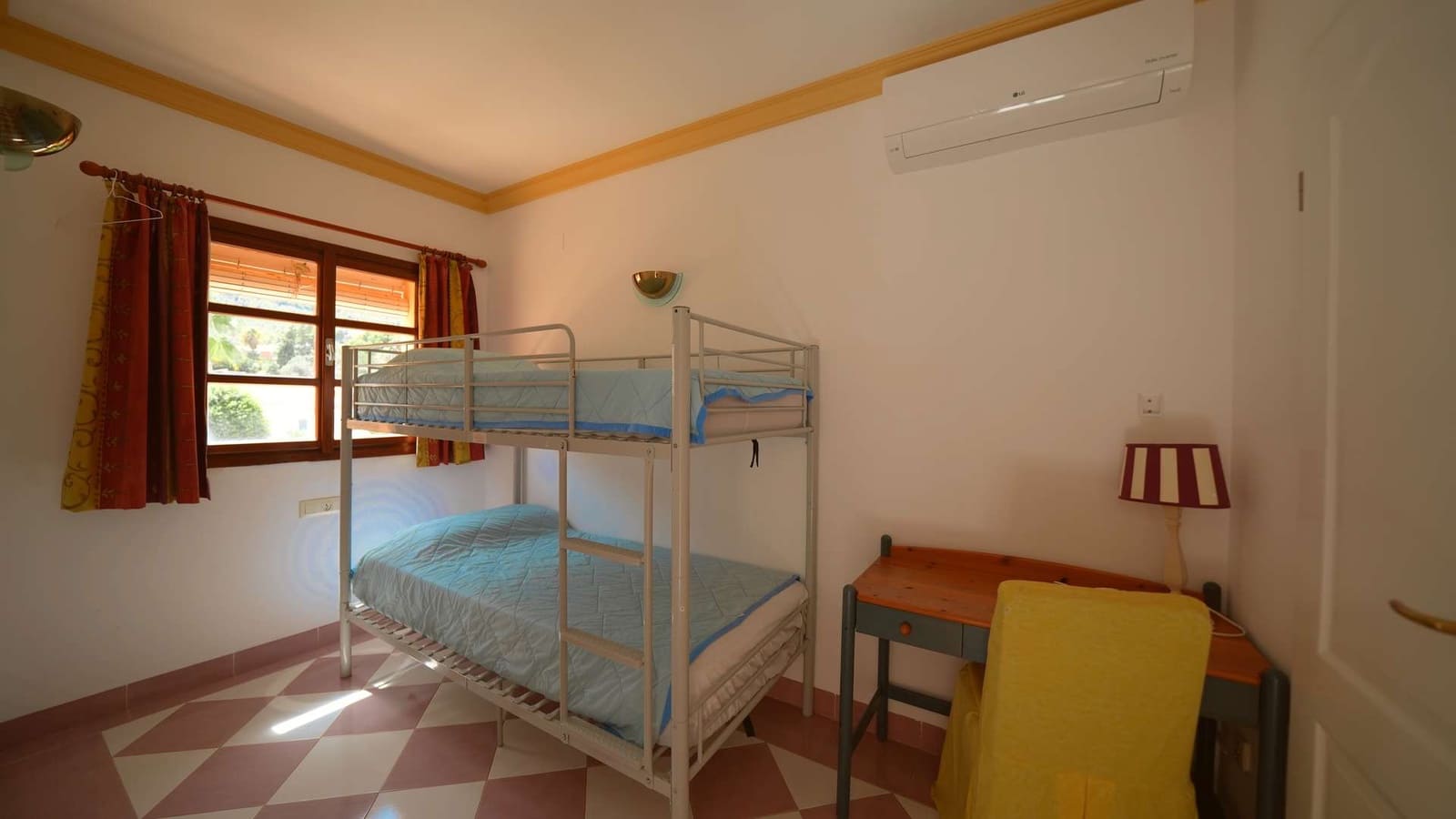 4 chambre Villa/Maison à vendre à Denia avec piscine - 895 000 € (Ref: 10038534)