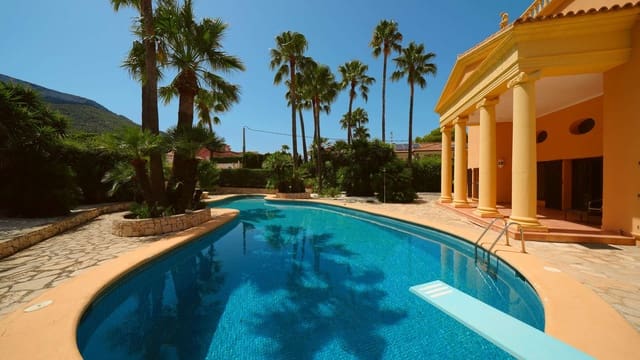 4 chambre Villa/Maison à vendre à Centro Urbano, Dénia avec piscine - 895 000 € (Ref: 10038534)