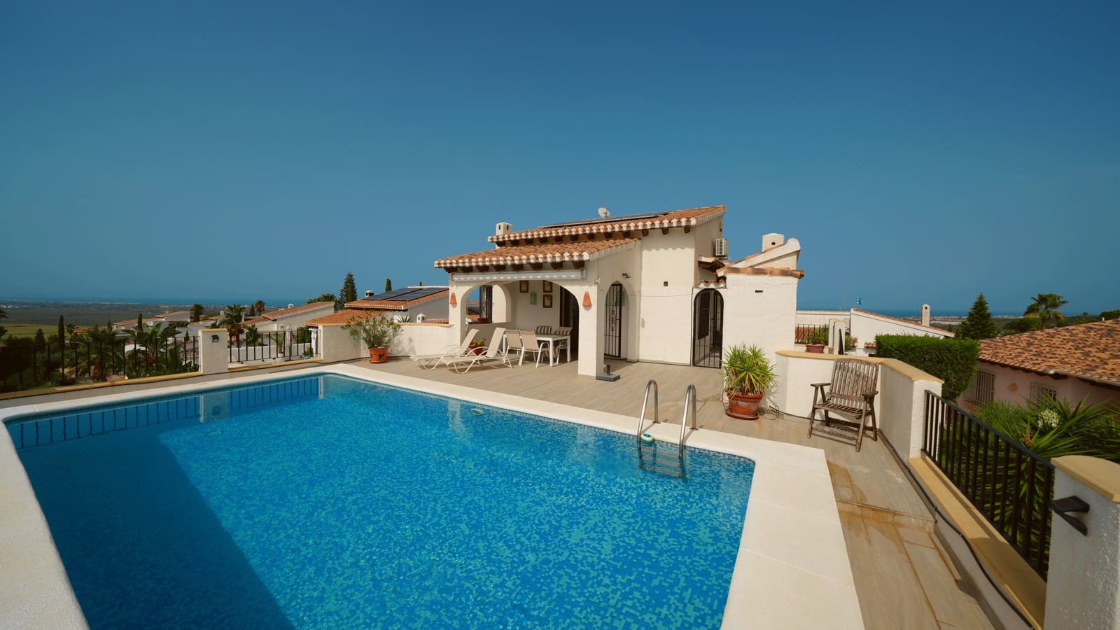 4 bedroom Villa for sale in Monte Pego with pool garage - € 480,000 (Ref: 10049896)