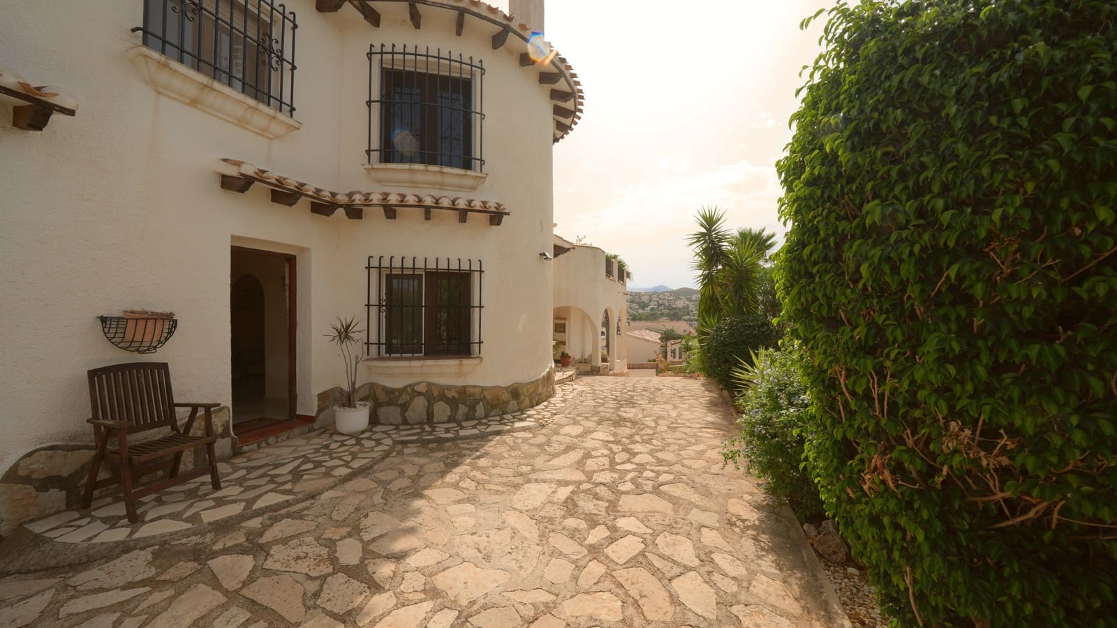 4 bedroom Villa for sale in Monte Pego with pool garage - € 480,000 (Ref: 10049896)