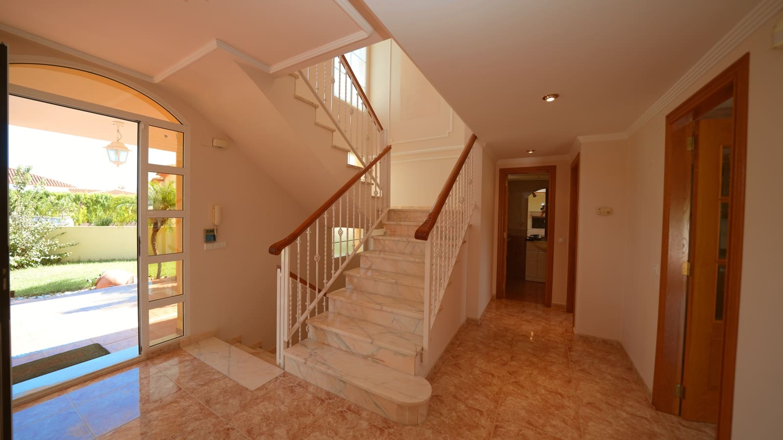 5 bedroom Villa for sale in Orba with pool garage - € 450,000 (Ref: 10064786)