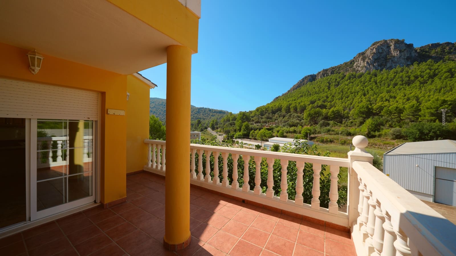 5 bedroom Villa for sale in Orba with pool garage - € 450,000 (Ref: 10064786)