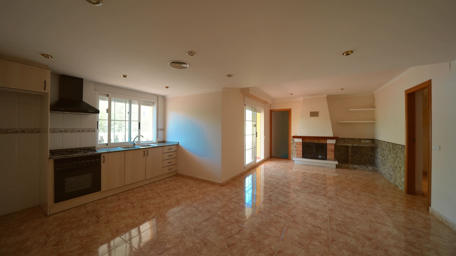 5 bedroom Villa for sale in Orba with pool garage - € 450,000 (Ref: 10064786)