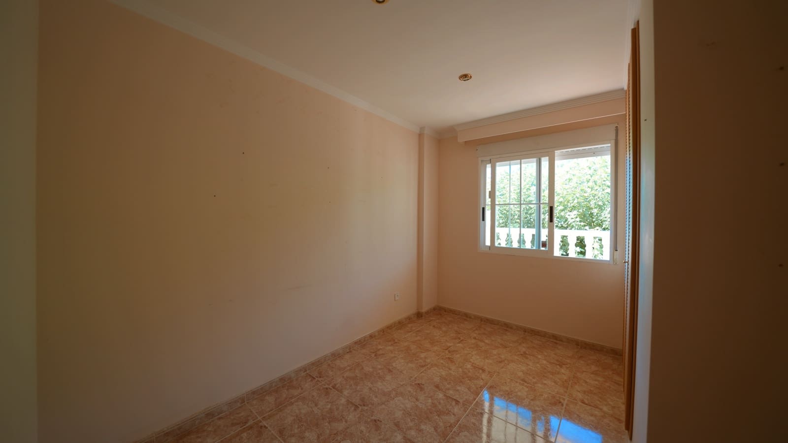 5 bedroom Villa for sale in Orba with pool garage - € 450,000 (Ref: 10064786)