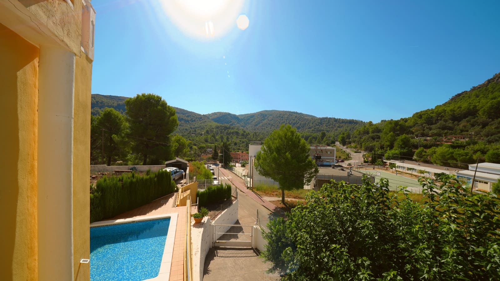 5 bedroom Villa for sale in Orba with pool garage - € 450,000 (Ref: 10064786)