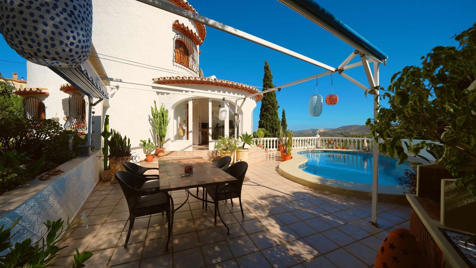5 bedroom Villa for sale in Pedreguer with pool - € 525,000 (Ref: 10076531)