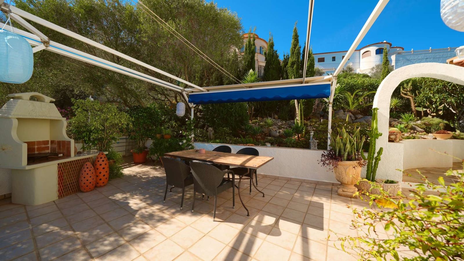 5 bedroom Villa for sale in Pedreguer with pool - € 525,000 (Ref: 10076531)