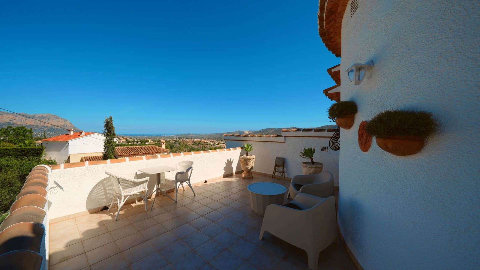 5 bedroom Villa for sale in Pedreguer with pool - € 525,000 (Ref: 10076531)