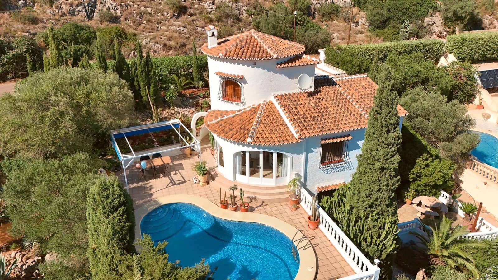 5 bedroom Villa for sale in Pedreguer with pool - € 525,000 (Ref: 10076531)