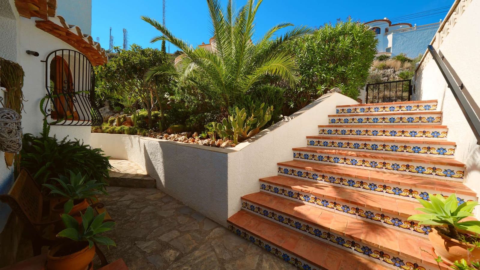 5 bedroom Villa for sale in Pedreguer with pool - € 525,000 (Ref: 10076531)
