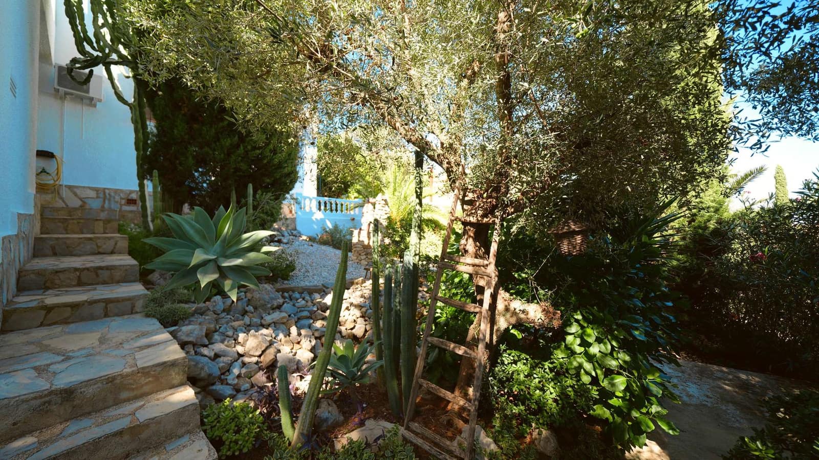 5 bedroom Villa for sale in Pedreguer with pool - € 525,000 (Ref: 10076531)