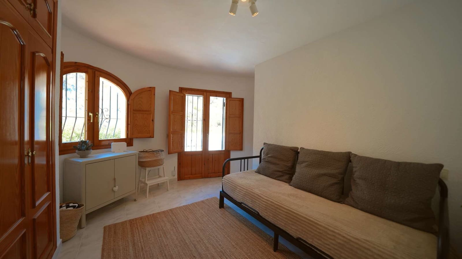 5 bedroom Villa for sale in Pedreguer with pool - € 525,000 (Ref: 10076531)