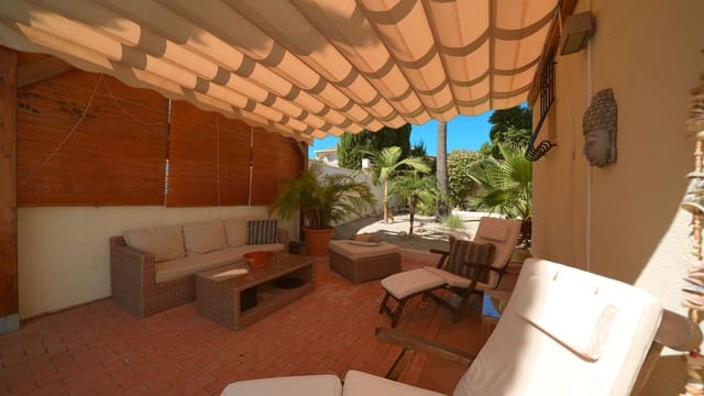 4 chambre Villa/Maison à vendre à Orba avec piscine garage - 525 000 € (Ref: 10077538)