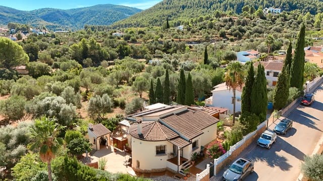 4 chambre Villa/Maison à vendre à Orba avec piscine garage - 525 000 € (Ref: 10077538)