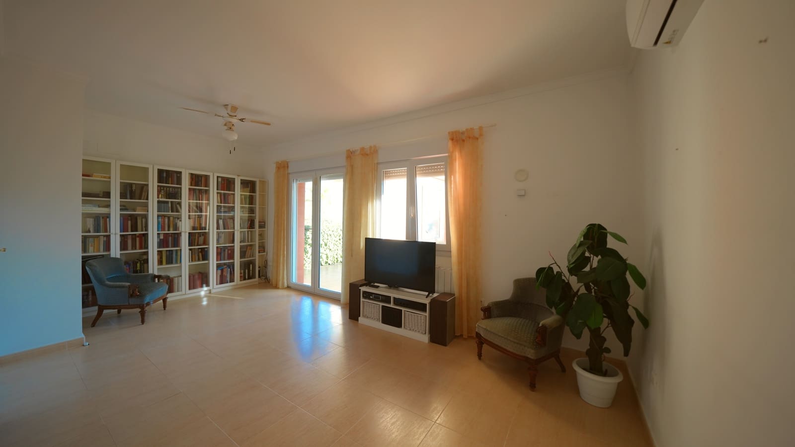 4 chambre Villa/Maison à vendre à Orba avec piscine - 399 000 € (Ref: 10106571)