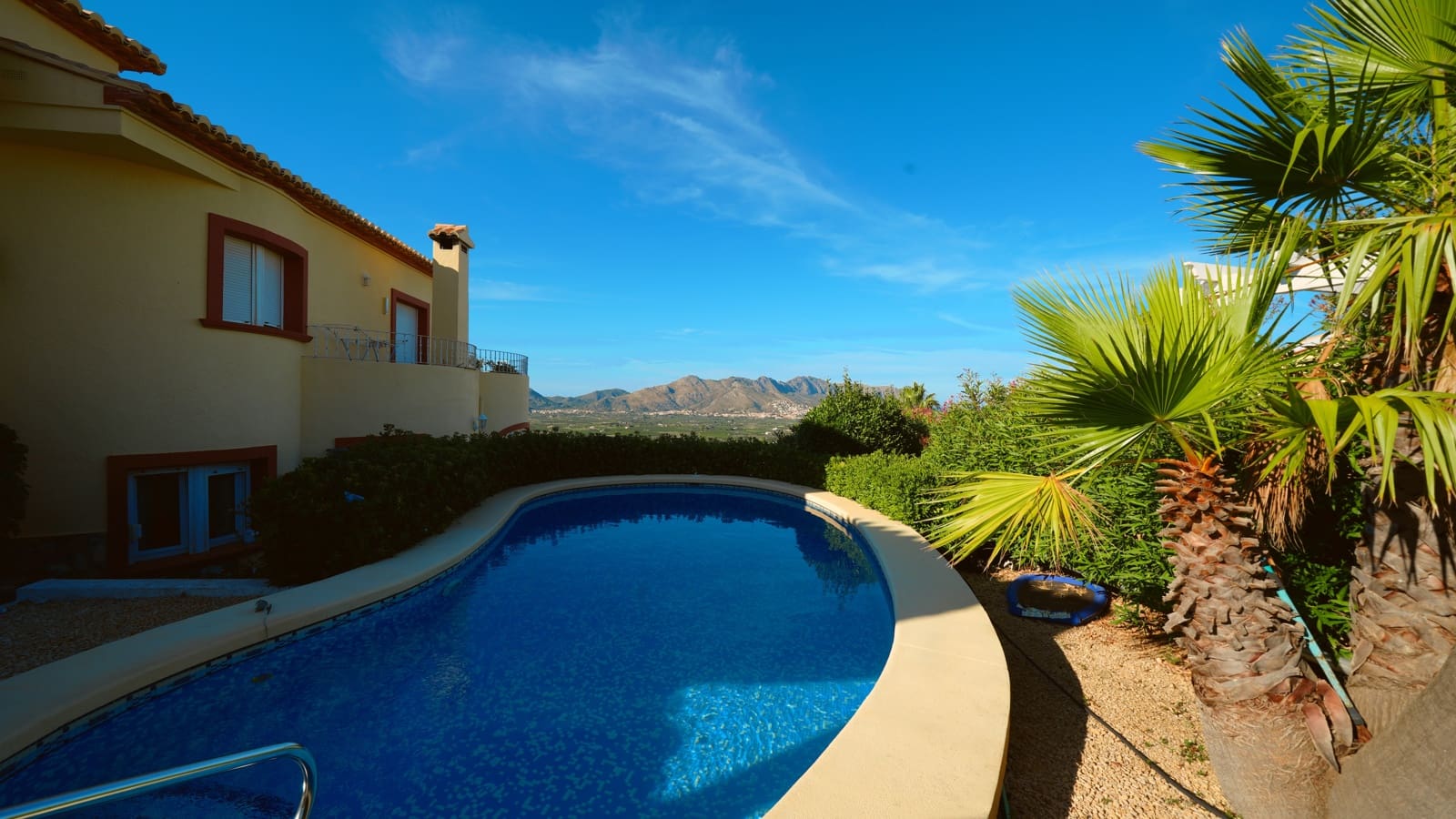 4 chambre Villa/Maison à vendre à Orba avec piscine - 399 000 € (Ref: 10106571)