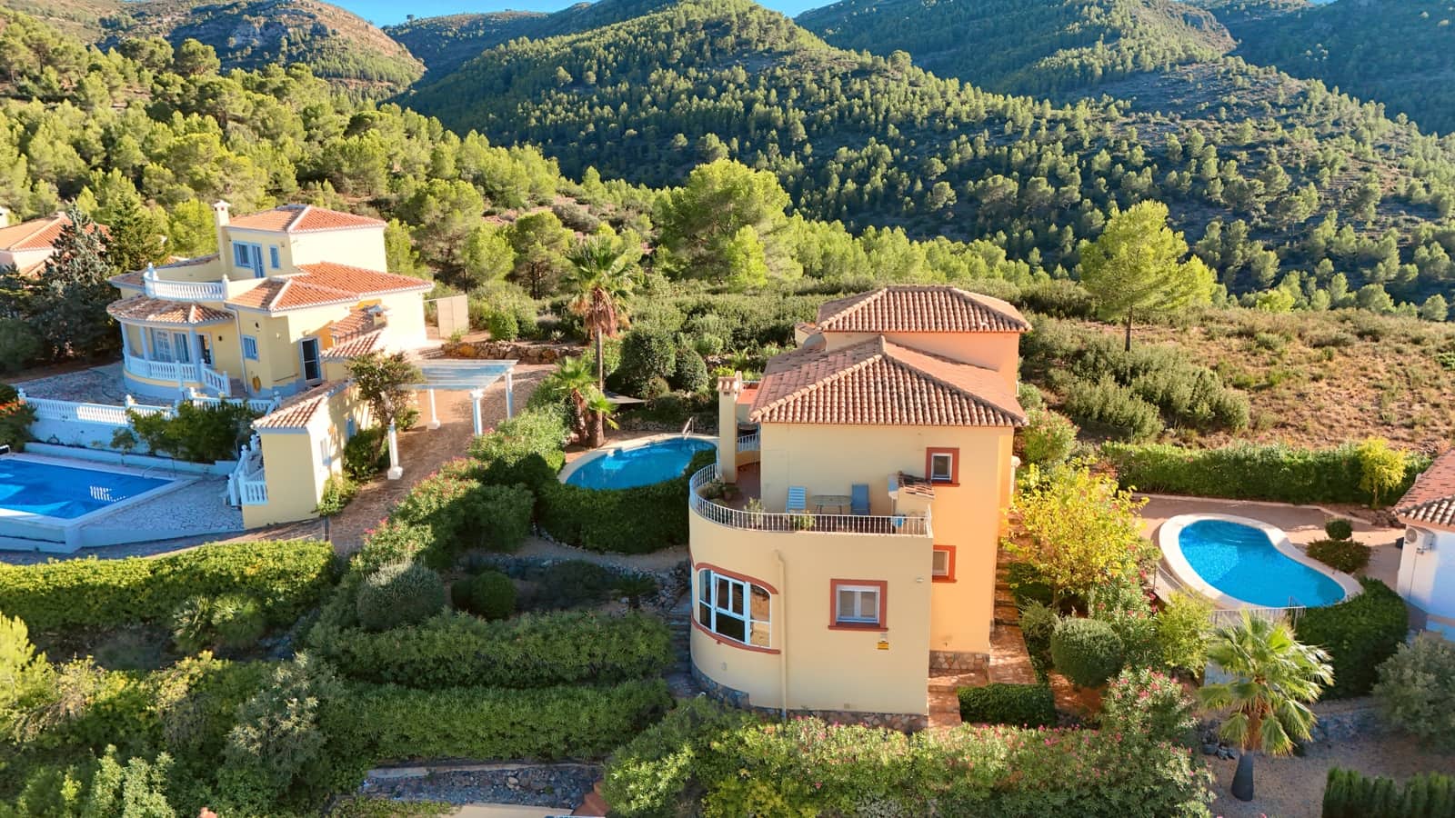 4 chambre Villa/Maison à vendre à Orba avec piscine - 399 000 € (Ref: 10106571)