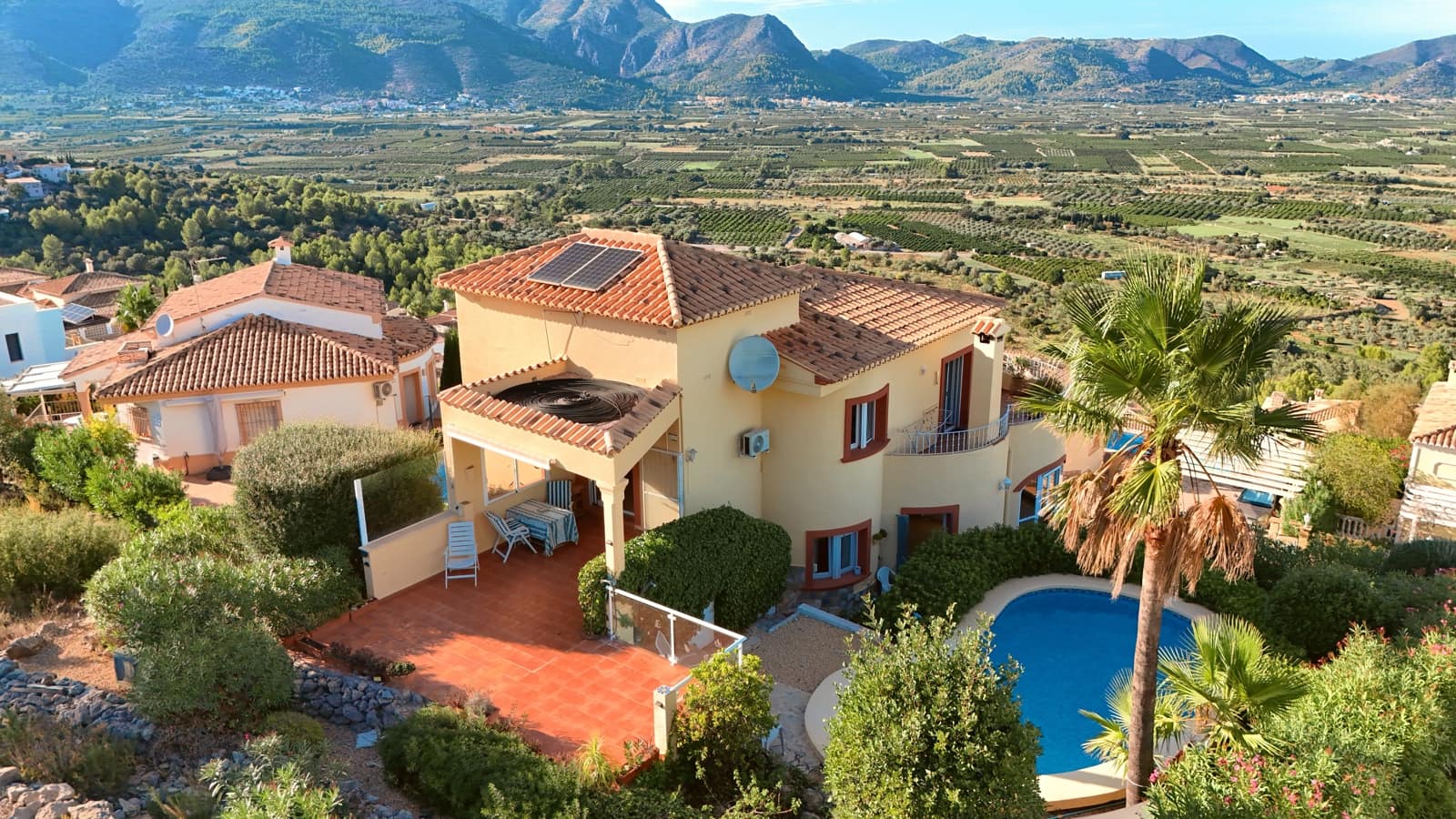 4 chambre Villa/Maison à vendre à Orba avec piscine - 399 000 € (Ref: 10106571)
