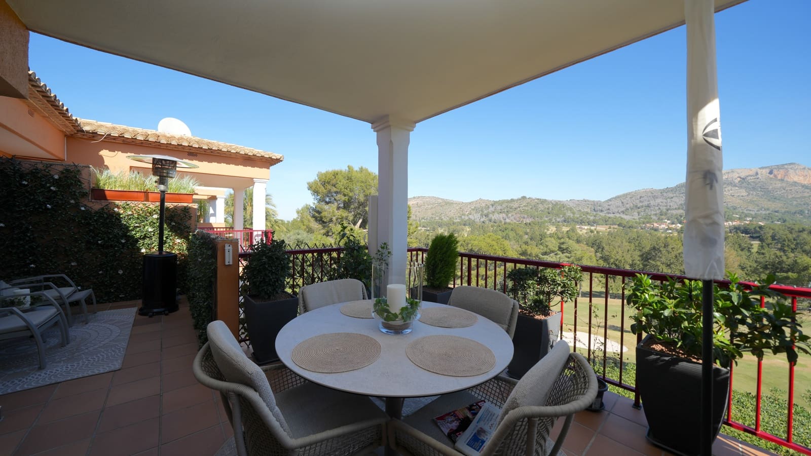 Apartamento de 2 habitaciones en Pedreguer en venta con piscina garaje - 389.000 € (Ref: 10141561)