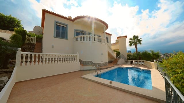 4 soverom Villa til salgs i Orba med svømmebasseng garasje - € 499 000 (Ref: 10162404)