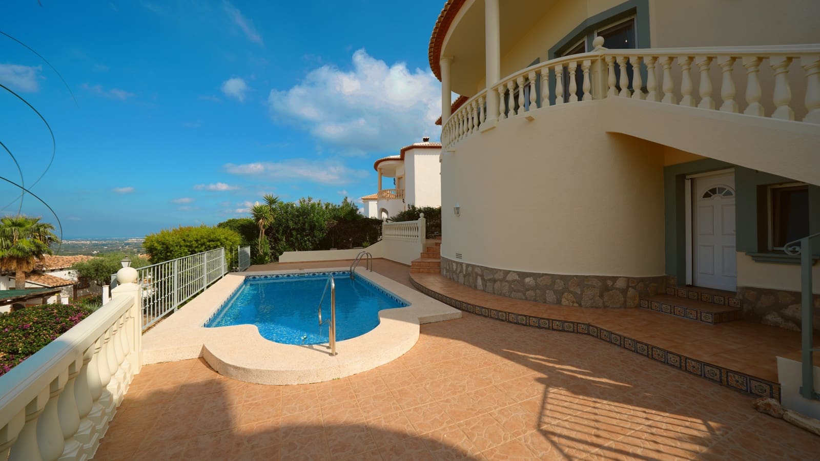 4 bedroom Villa for sale in Orba with pool garage - € 499,000 (Ref: 10162404)