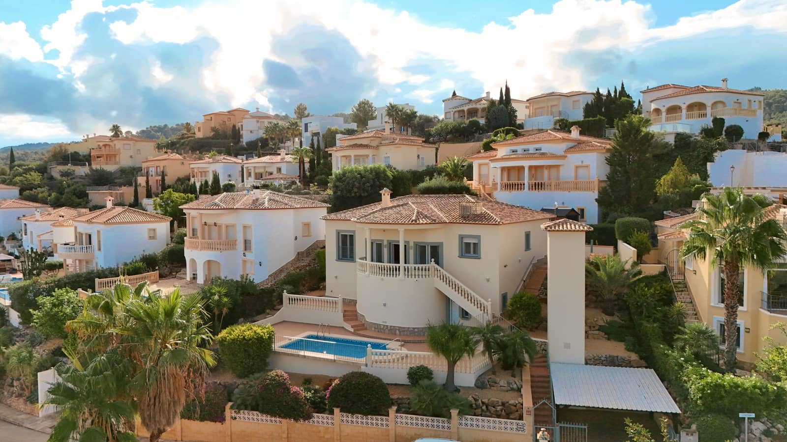 4 bedroom Villa for sale in Orba with pool garage - € 499,000 (Ref: 10162404)