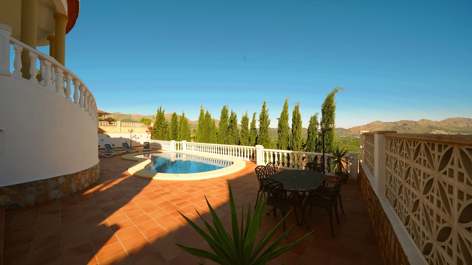2 bedroom Villa for sale in Orba with pool garage - € 399,000 (Ref: 10172392)