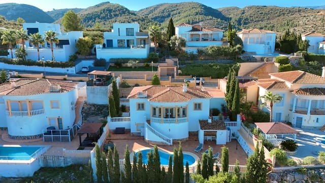 2 soverom Villa til salgs i Orba - € 399 000 (Ref: 10172392)