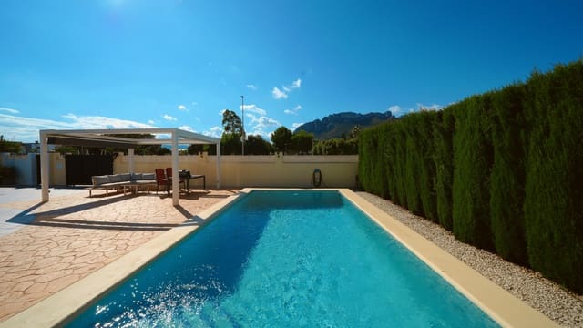 3 soveværelse Villa til salg i El Vergel / Verger med swimmingpool garage - € 535.000 (Ref: 10172393)