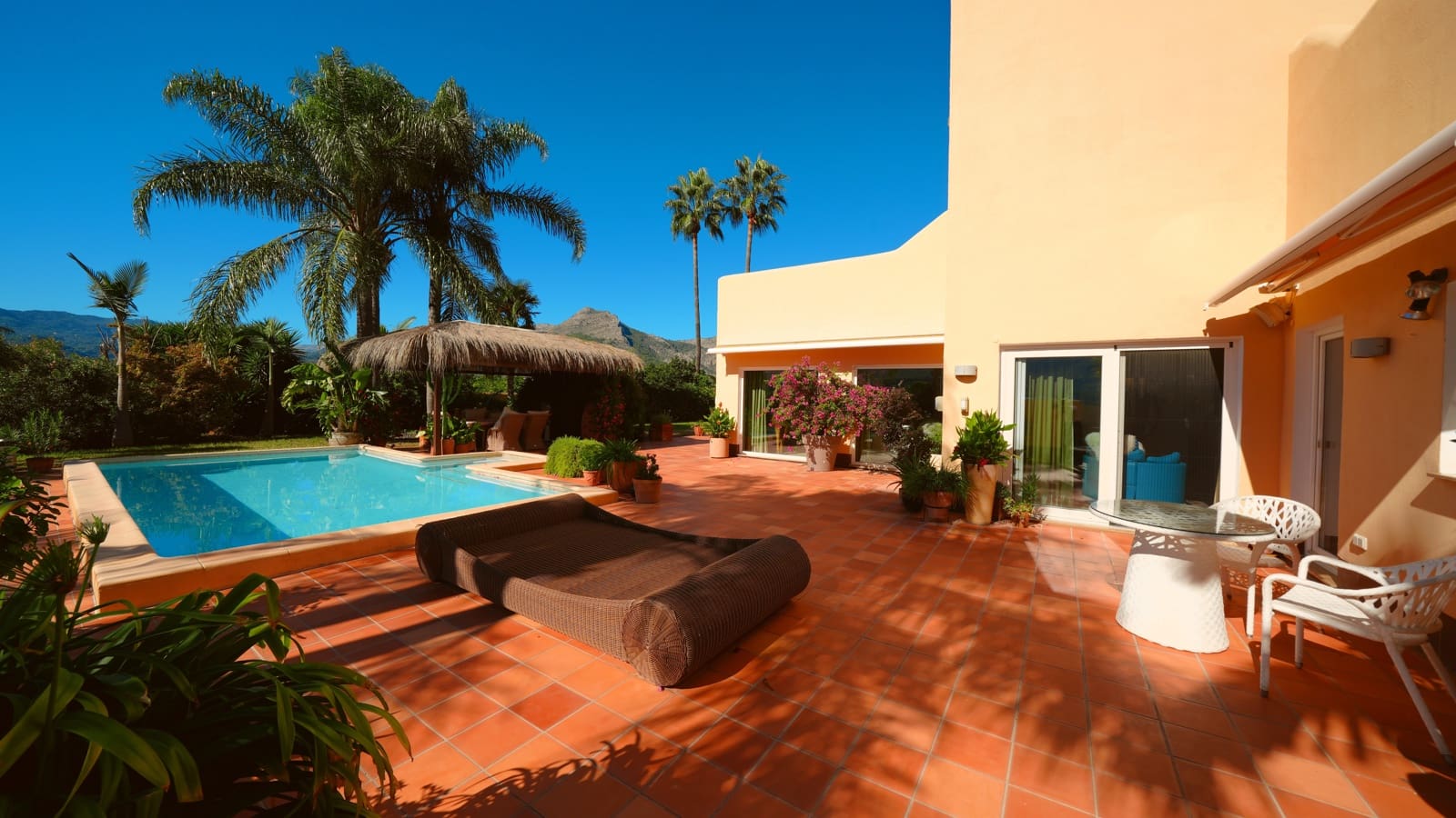 3 slaapkamer Finca/Landhuis te koop in Tormos met zwembad garage - € 940.000 (Ref: 10174243)