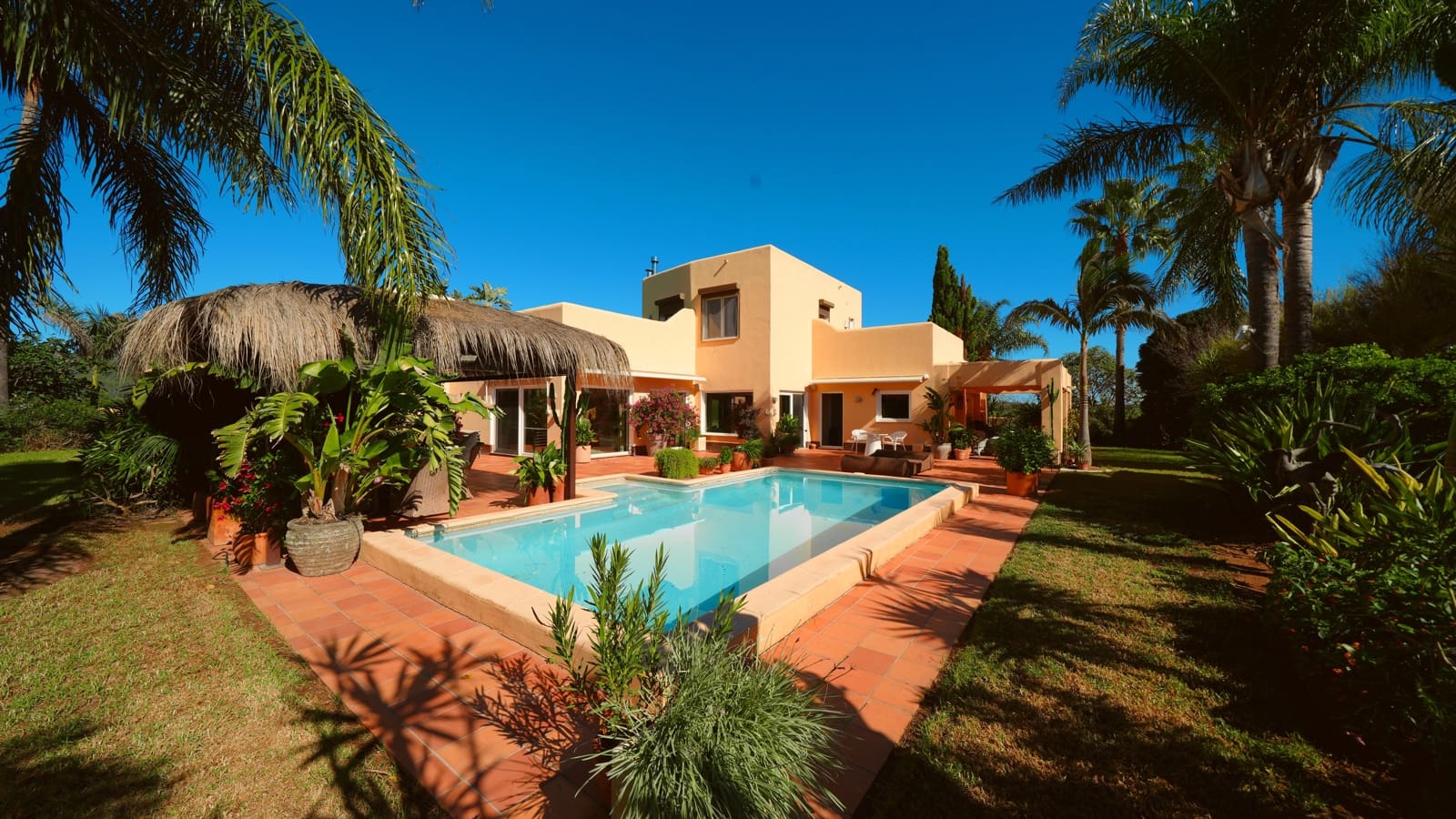 3 slaapkamer Finca/Landhuis te koop in Tormos met zwembad garage - € 940.000 (Ref: 10174243)