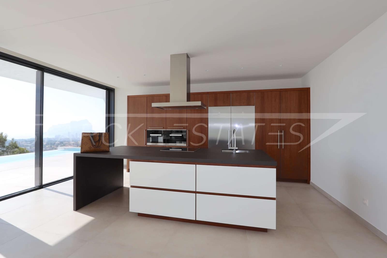 4 bedroom Villa for sale in Benissa with pool - € 2,900,000 (Ref: 2347917)