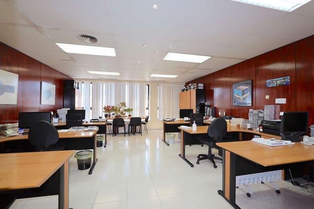 8 quarto Escritório para venda em Centro Urbano, Dénia - 350 000 € (Ref: 5621403)