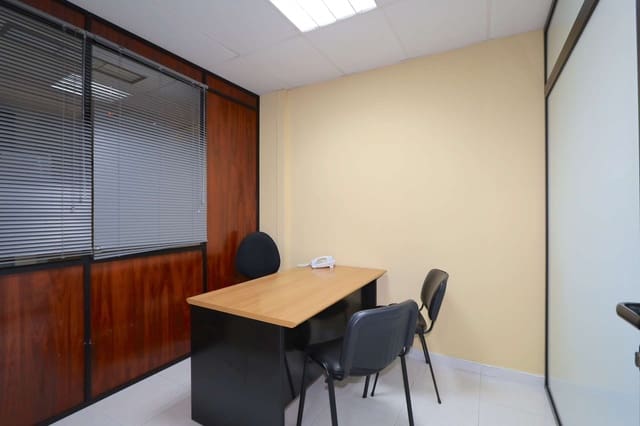 8 quarto Escritório para venda em Centro Urbano, Dénia - 350 000 € (Ref: 5621403)